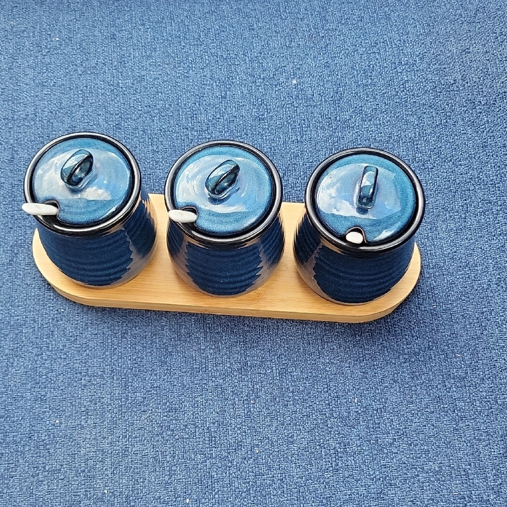 Hasense Ceramic Set, 10 Oz With Lids And Spoons. No Call Outs. Amazing! - Picture 3 of 7